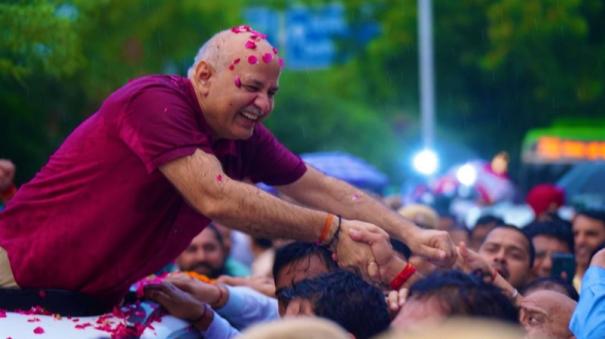 manish-sisodia-comes-out-of-jail-after-17-months-message-of-hope-among-volunteers