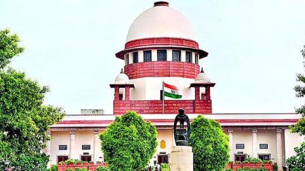 supreme-court-stays-maharashtra-college-directive-prohibiting-hijab-on-campus