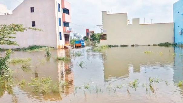 the-heavy-rain-that-whitened-the-tiruvannamalai-district-rainwater-surrounded-the-residences