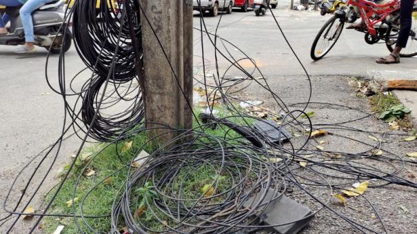 intensification-of-work-to-remove-hanging-cables-from-the-road