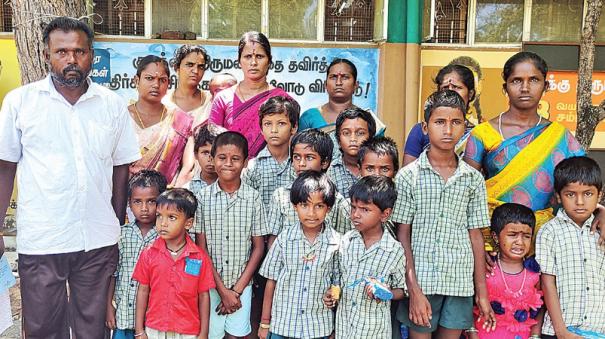 govt-aided-school-without-teacher-near-rajapalayam