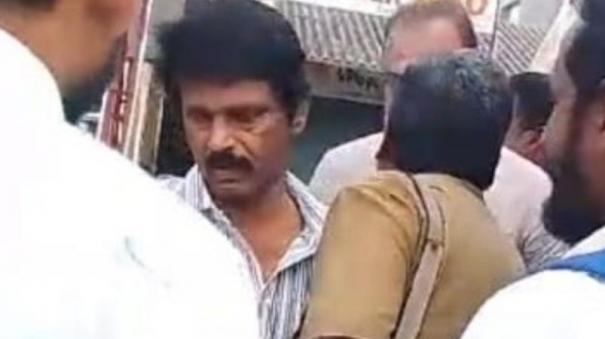 director-cheran-fought-with-bus-conductor