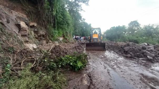 heavy-rains-cause-landslides-on-barkur-hill-pass