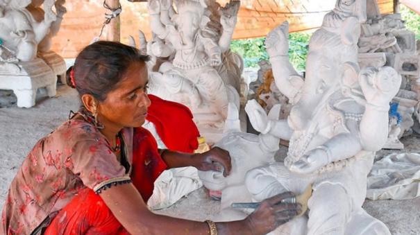 lord-ganesha-idols-are-prepared-on-many-forms-on-palani-by-the-northerners-work