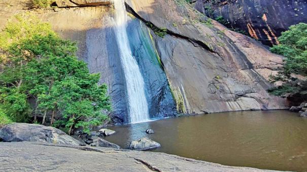 bathing-or-going-on-a-trip-is-prohibited-in-vishwachi-thalaiyuthu-falls