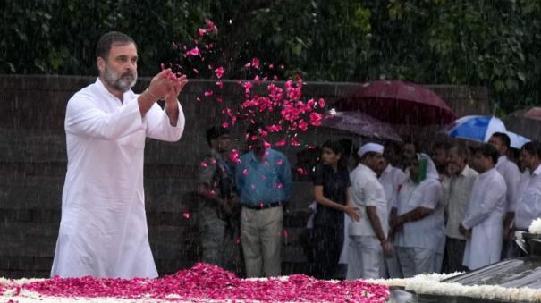 dad-i-will-fulfill-your-dream-rahul-melts-on-rajiv-s-birthday