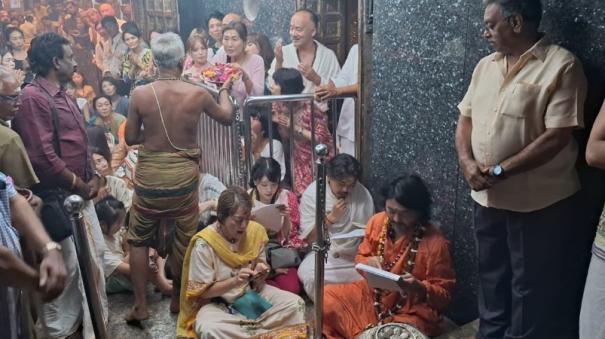 japanese-spiritual-team-visits-manakula-vinayagar-temple-give-almsgiving-to-devotees