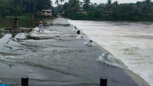 flooding-in-kuzhithura-river