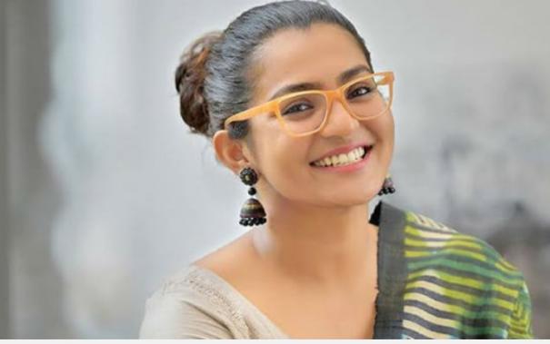 is-it-a-problem-for-all-actresses-actress-parvathy-about-hema-committee