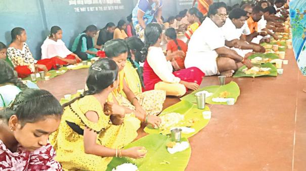 vijayakanth-birthday-celebration-at-orphanage