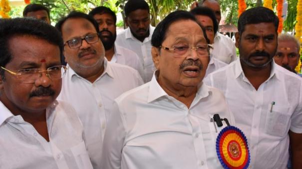 don-t-twist-my-humour-speech-about-rajini-in-to-envy-says-duraimurugan