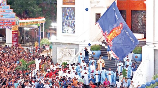 festival-begins-with-flag-hoisting-at-annai-velankanni-temple-in-besant-nagar