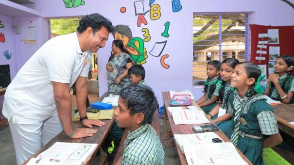 minister-anbil-mahesh-inspection-at-a-govt-school-on-the-kanyakumari-kerala-border