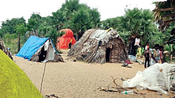 tribal-people-living-along-the-river-in-chengalpattu