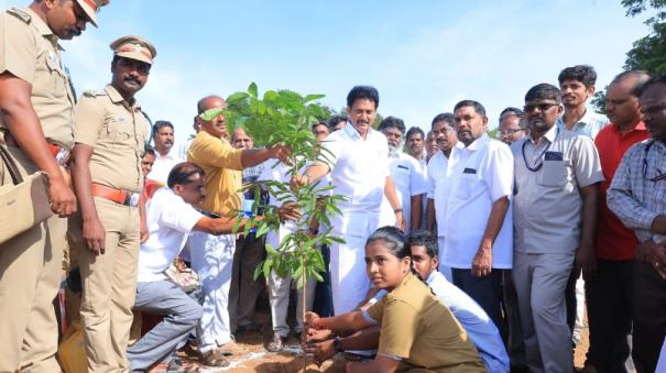 sapling-planting-event-at-koothipar-on-behalf-of-forest-department-minister-anbil-mahesh-inaugurated