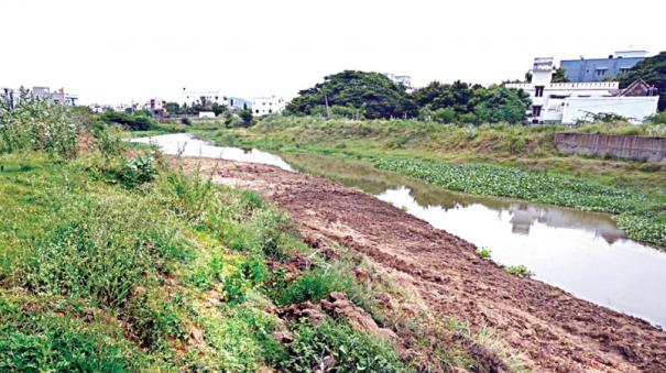 varadarajapuram-is-a-separate-island-during-the-rainy-season