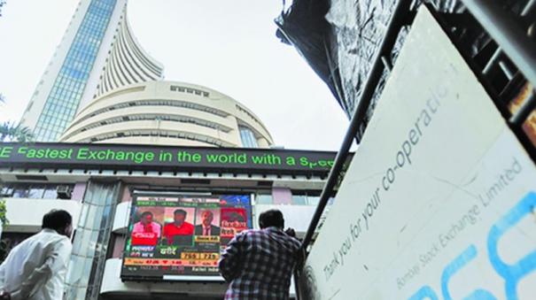 investors-lose-rs-5-lakh-crore-as-sensex-tanks-over-1-017-points