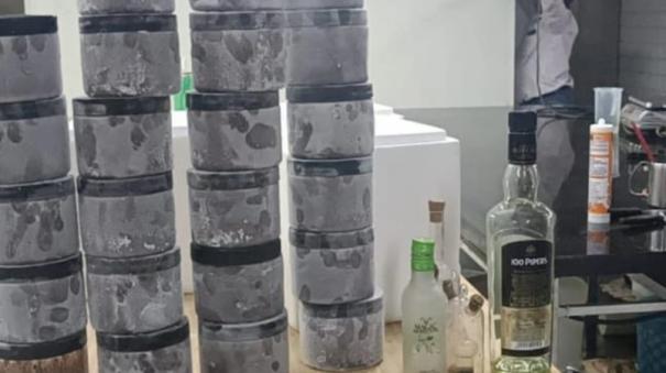 hyderabad-shop-found-mixing-60-ml-of-whiskey-into-each-kilo-of-ice-cream