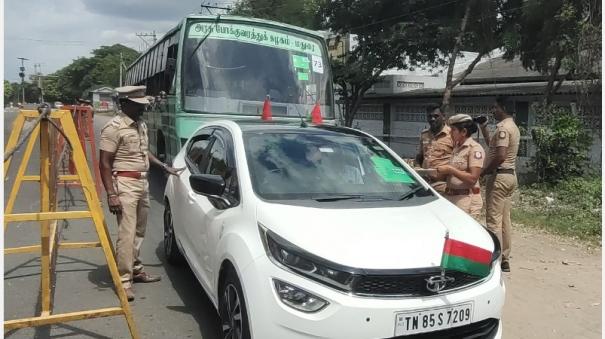 vehicle-check-at-the-district-border-in-virdhunagar