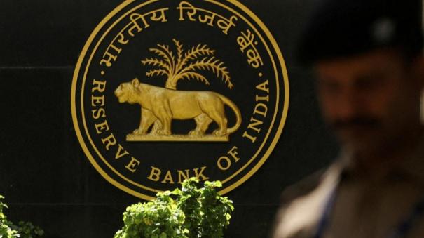 rbi-penalises-axis-bank-hdfc-bank-for-deficiencies-in-regulatory-compliance