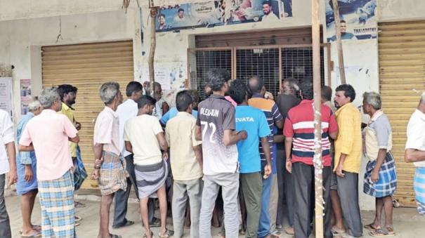 woman-who-locked-the-tasmac-shop