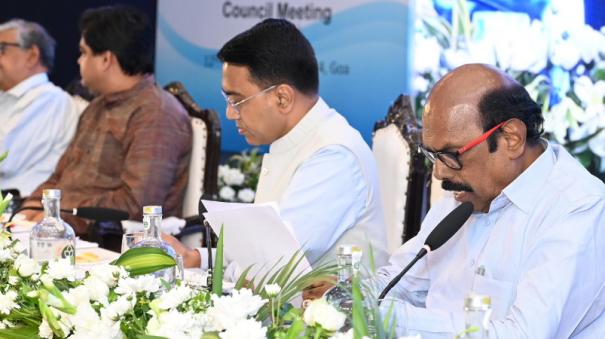 minister-ev-velu-at-maritime-state-development-committee-meeting-in-goa