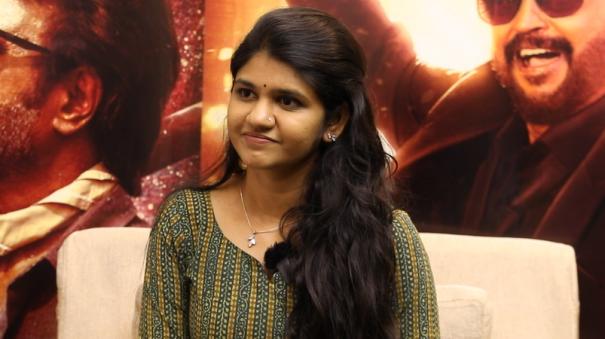 singer-deepthi-suresh-interview-about-manasilayo-song