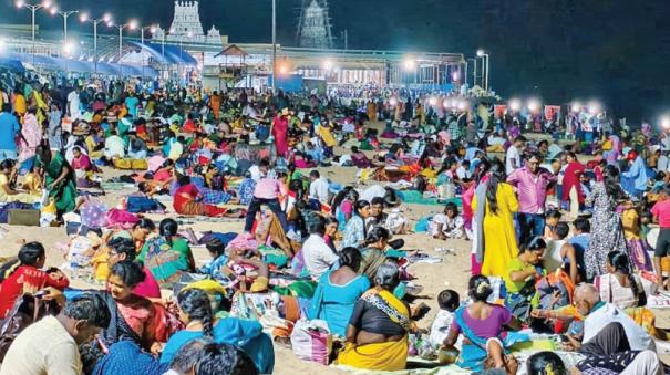 devotees-gathered-in-tiruchendur