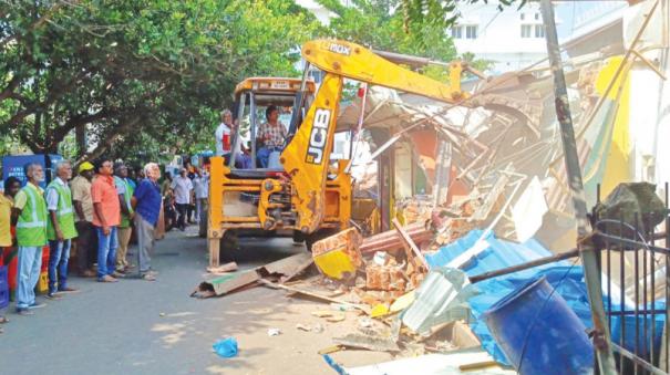 removal-of-popular-coffee-bar-near-headquarters-in-puducherry