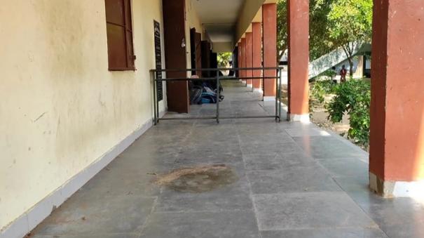 broken-bangles-blood-stains-on-kumbakonam-govt-school-veranda-police-investigation