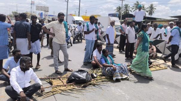 dogs-continuously-hunting-goats-cattle-farmers-protest-on-tiruppur