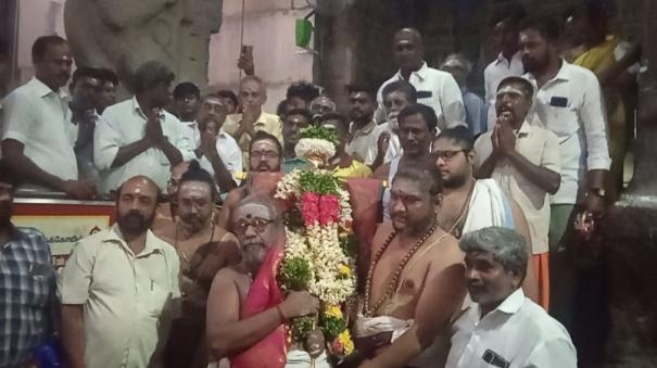 thiruparankundram-there-is-a-festival-of-vel-taking-for-the-kumaras-on-hill