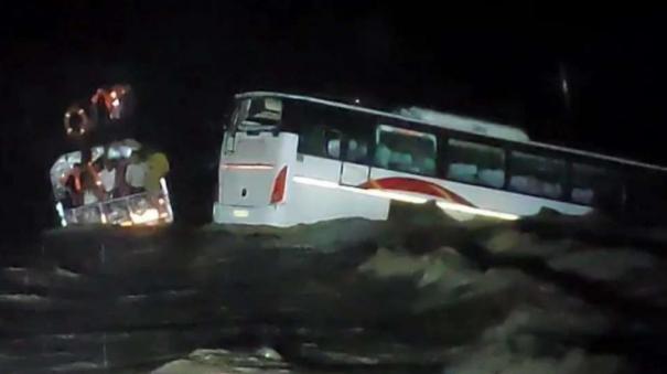 gujarat-bus-with-37-tourists-tried-to-cross-flooded-road