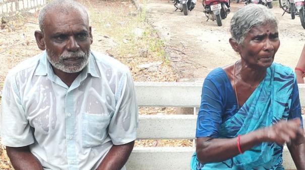 virudhunagar-elderly-couple-tried-to-set-themselves-fire-on-front-of-district-collector-s-office