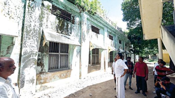 minister-anbil-mahesh-inspection-in-government-school-branch-library-in-tiruvallur