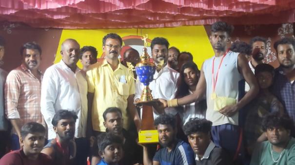 sri-lankan-tamil-rehabilitation-camp-volleyball-tournament-namakkal-camp-team-won-trophy