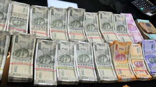 anti-bribery-raid-at-sivaganga-rto-office-rs-3-lakh-seized-from-middleman