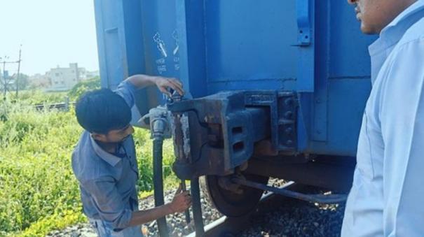 freight-train-the-hook-broke-issue