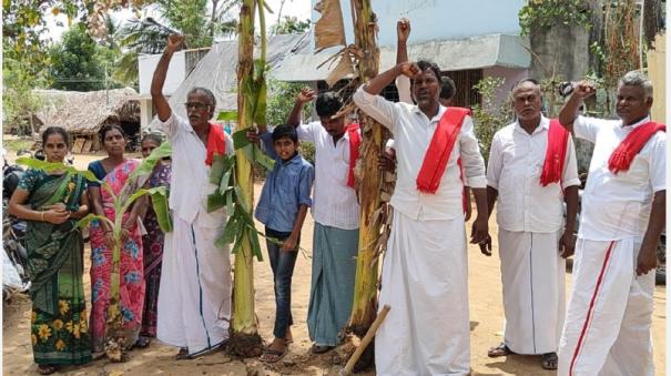 people-protest-near-thividaimaruthur