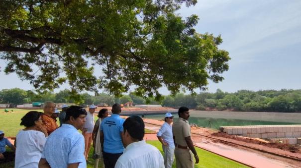 commissioners-ambassadors-principal-officers-of-20-countries-toured-madri-mandir-lake-on-auroville