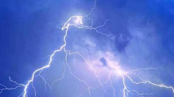 farmer-killed-by-lightning-near-mudukulathur-two-were-seriously-injured