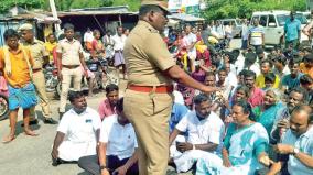 கலசப்பாக்கம் அருகே தீக்காயத்துடன் இளைஞர் உயிரிழப்பு - விசிகவினர் சாலை மறியல்