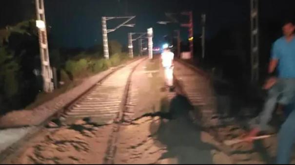 heap-of-soil-found-on-rail-tracks-in-up-raebareli-another-derailment-averted