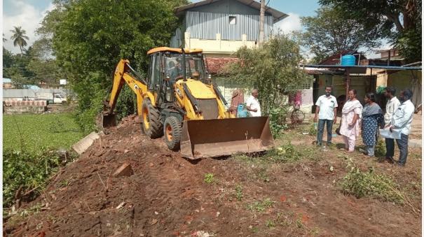 work-of-removing-encroachments-in-kumbakonam-ponds-canals