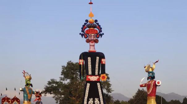 rampur-muslim-family-crafts-80-foot-tall-pollution-free-ravan-effigy