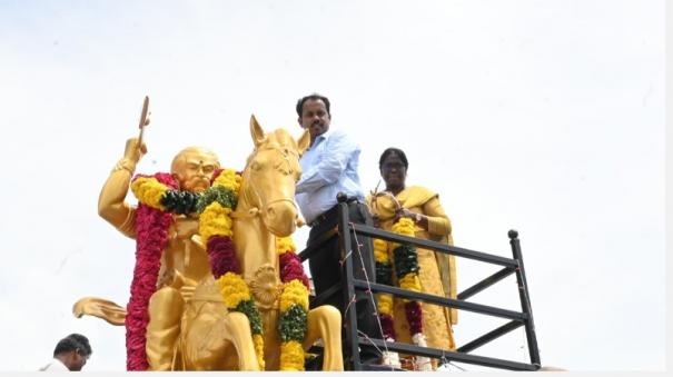 inauguration-of-statue-of-freedom-fighter