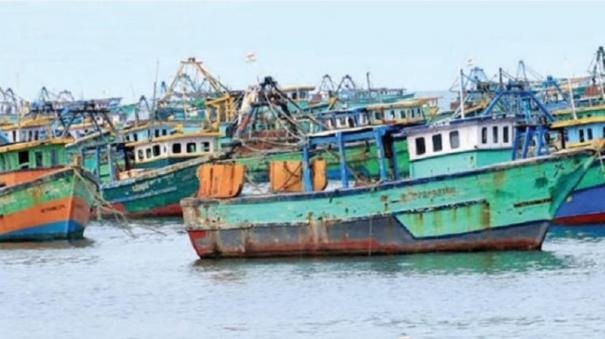 fishermen-of-ramanathapuram-banned-from-going-to-sea-till-further-notice