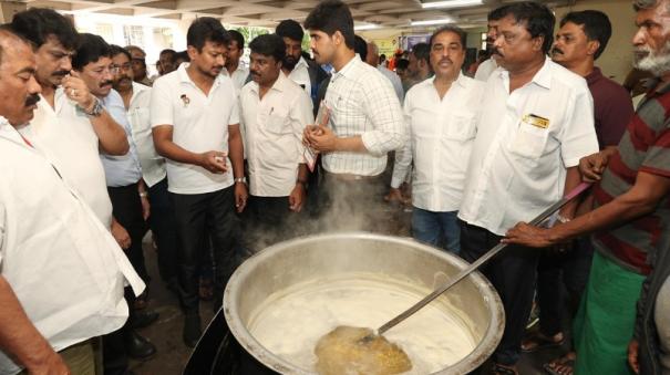 chennai-rains-tn-govt-informed-that-15-88-lakh-people-were-given-food-on-2-days