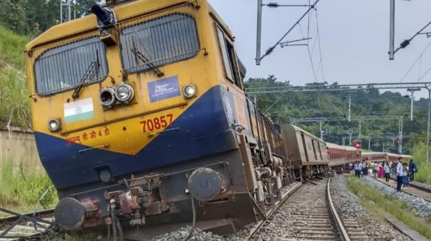 engine-and-7-coaches-of-agartala-mumbai-express-derail-in-assam-no-casualties