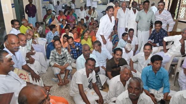 thirubuvanam-thico-silks-sit-in-weavers-protest-demanding-proper-bonus